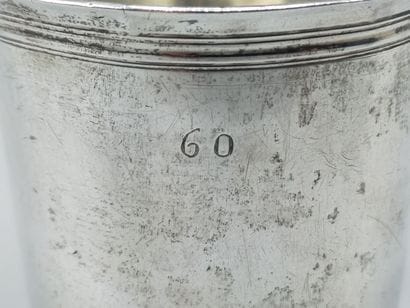 Timbale dite de pensionnaire en argent.
Poinçons...