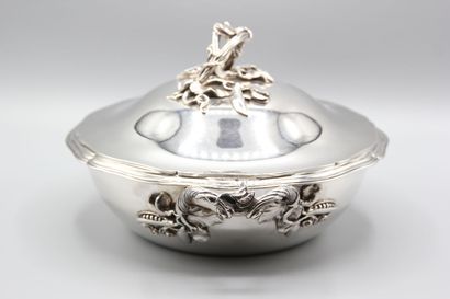 Silver covered vegetable dish with fretel...