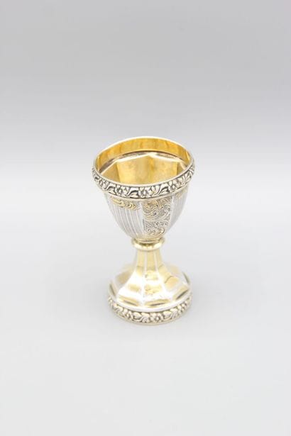 PARIS 1838-47
Coquetier en argent et vermeil...