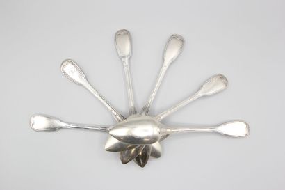 6 silver dessert spoons, filets-contour model.
Spoons...