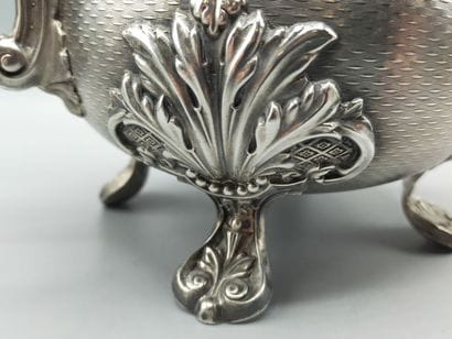 Silver coffee pot
Decorated with guilloche.
Rests...