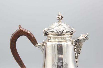 Cafetière en argent
Décor de rocailles, rinceaux,...