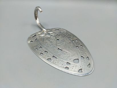 Silver pie plate with chased decoration of...