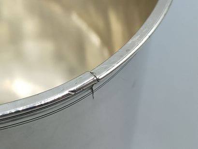 Grande timbale droite en argent.
Fond plat.
Cartouche...