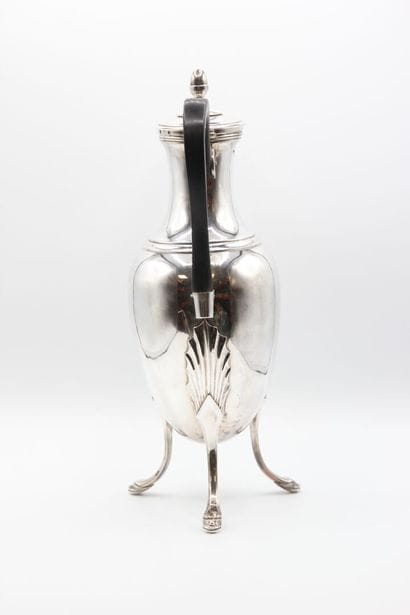LEBRUN. 
Importante et lourde cafetière en...
