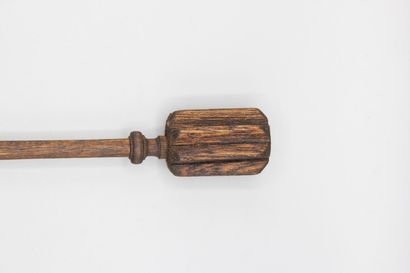 Wooden chocolate maker's pusher.
Length :...