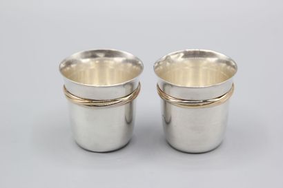 CARTIER
Paire de timbales / verres en argent...