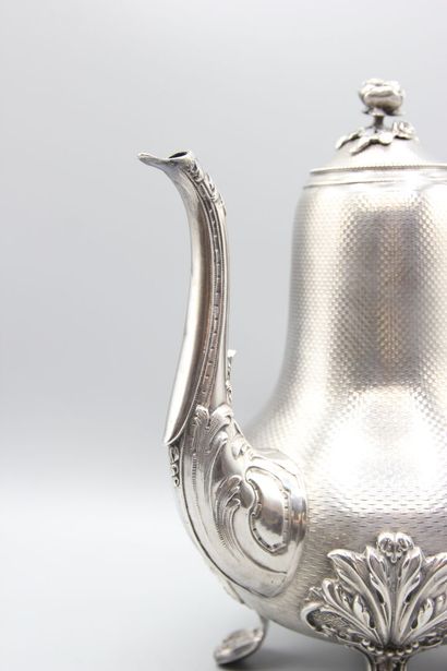 Silver coffee pot
Decorated with guilloche.
Rests...