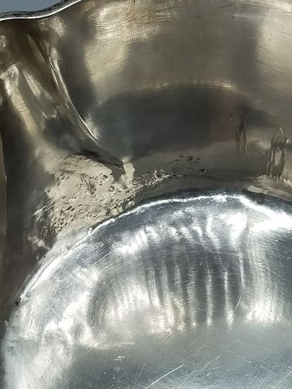 Petite casserole en argent, manche en bois...