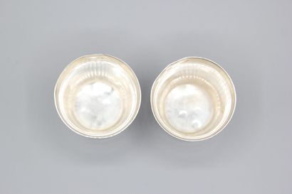 CARTIER
Paire de timbales / verres en argent...