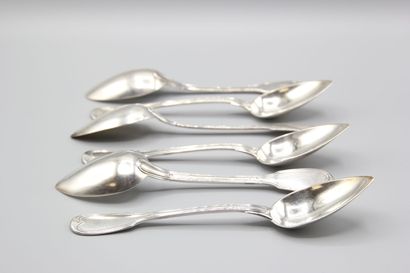 6 silver dessert spoons, filets-contour model.
Spoons...