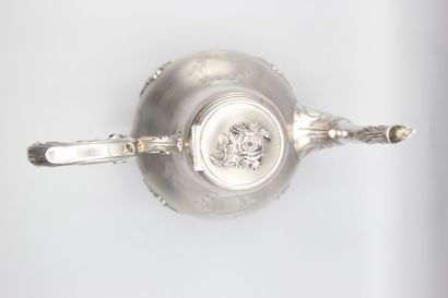 Silver coffee pot
Decorated with guilloche.
Rests...