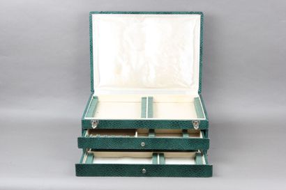 Household box with 3 large trays (a top tray...