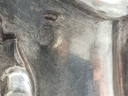 Crémier en argent.
Pose sur des pieds à enroulement.
Corps...