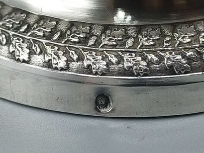 Timbale tulipe sur piédouche en argent.
Piédouche...