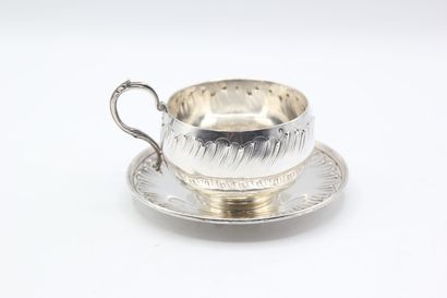 Tasse et soucoupe en argent de St. Louis...
