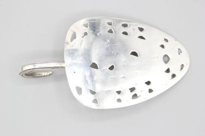 Silver pie plate with chased decoration of...