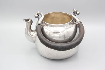 Teapot or kettle in silver.
Hallmark minerve...