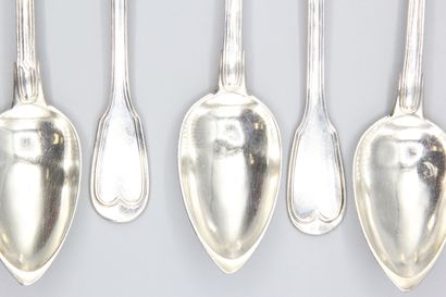 6 silver dessert spoons, filets-contour model.
Spoons...