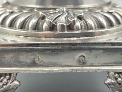 Drageoir silver mounting, crystal body.
Pose...