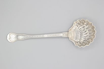 Cuillère à sucre en argent de modèle filets...