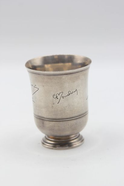 Émile PUIFORCAT
Timbale en argent de forme...