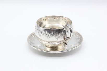 Tasse et soucoupe en argent de St. Louis...