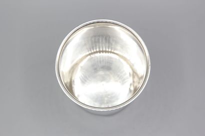 Timbale droite en argent de pensionnaire.
Chiffrée...