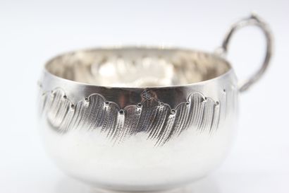 Tasse et soucoupe en argent de St. Louis...