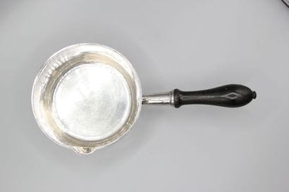 Silver saucepan, turned blackened wood handle.
Body...
