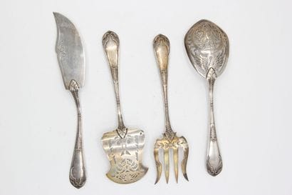 Silver mignardise set composed of four pieces.
Restoration...