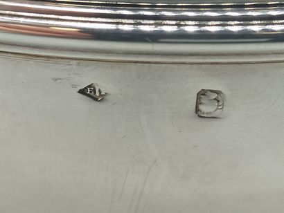 PUIFORCAT
Bonbonnière couverte en argent...