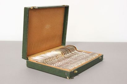 Jolie ménagère à entremet /dessert en argent...