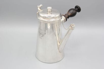 PARIS 1763
Rare verseuse en argent de forme...