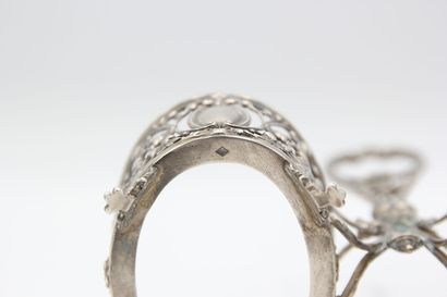 Double salt cellar in silver Louis XVI style.
Openwork...