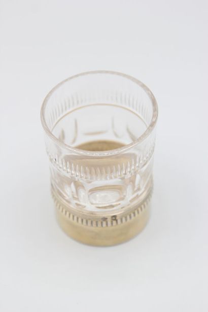 Service composé de ses 4 verres en cristal...