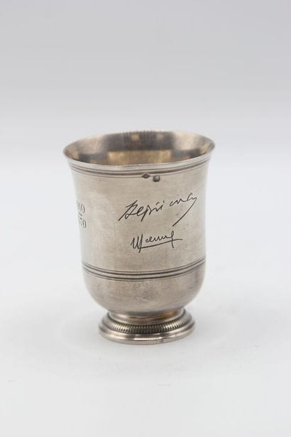 Émile PUIFORCAT
Timbale en argent de forme...