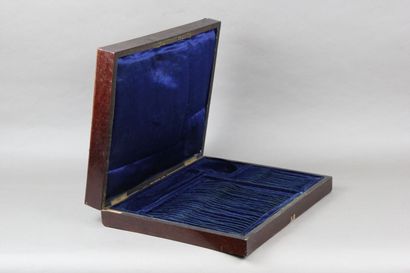 Household chest in rosewood veneer 
Brass...