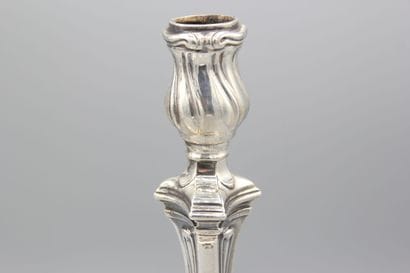 BORDEAUX 1763-64.
Paire de flambeaux bordelais...