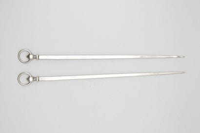 Paire de grands hâtelets / brochettes en...