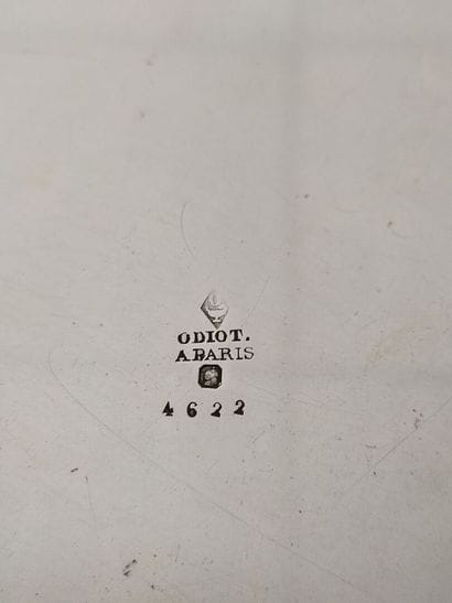 Plat en argent de forme circulaire et creux...
