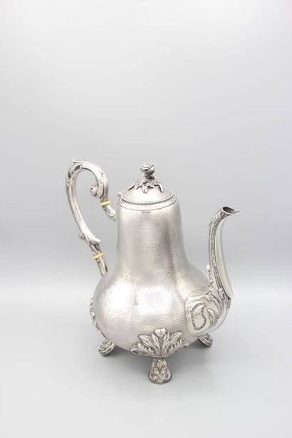 Silver coffee pot
Decorated with guilloche.
Rests...