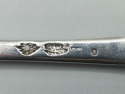 VERSAILLES 1784
Petite cuillère en argent...