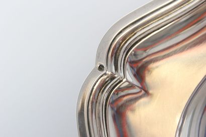 Plat ovale en argent de forme oblongue
Modèle...