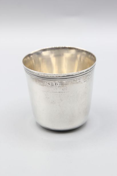 PARIS 1782.
Curon en argent, modèle uni.
Filets...