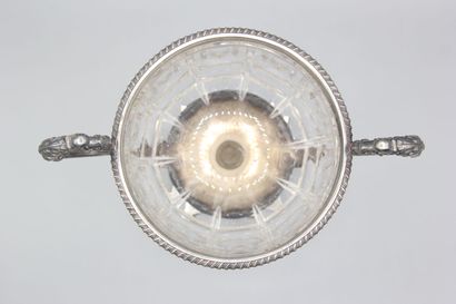 Drageoir silver mounting, crystal body.
Pose...