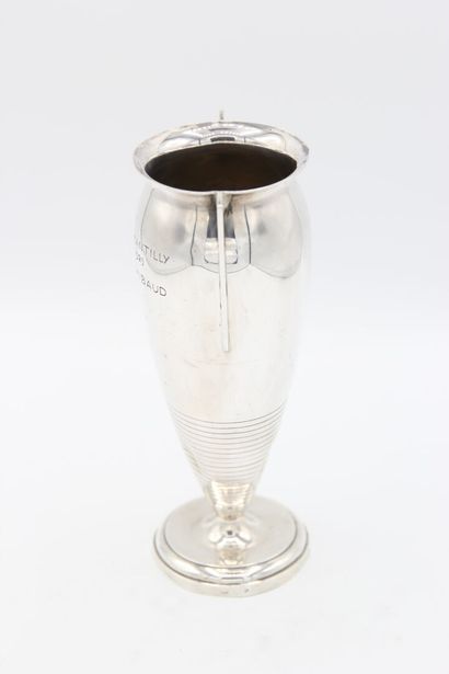 Cup of price in silver.
Base decorated with...