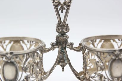 Double salt cellar in silver Louis XVI style.
Openwork...