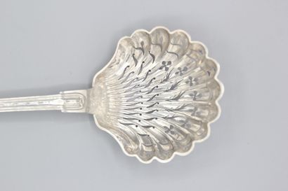 Cuillère à sucre en argent de modèle filets...
