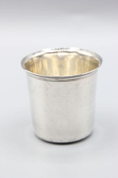 Timbale curon en argent, modèle uni avec...